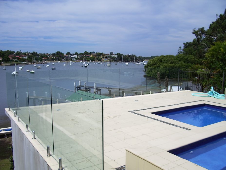 Pool glass fencing Melbourne